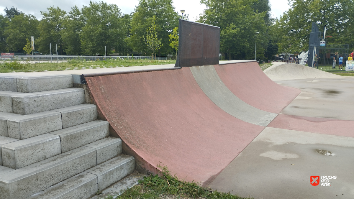 Stekene skatepark